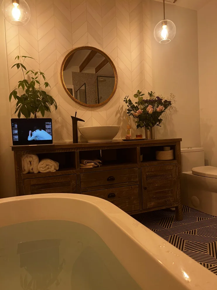 European Vintage Master Bathroom by Studio Katherine G - Photo 7