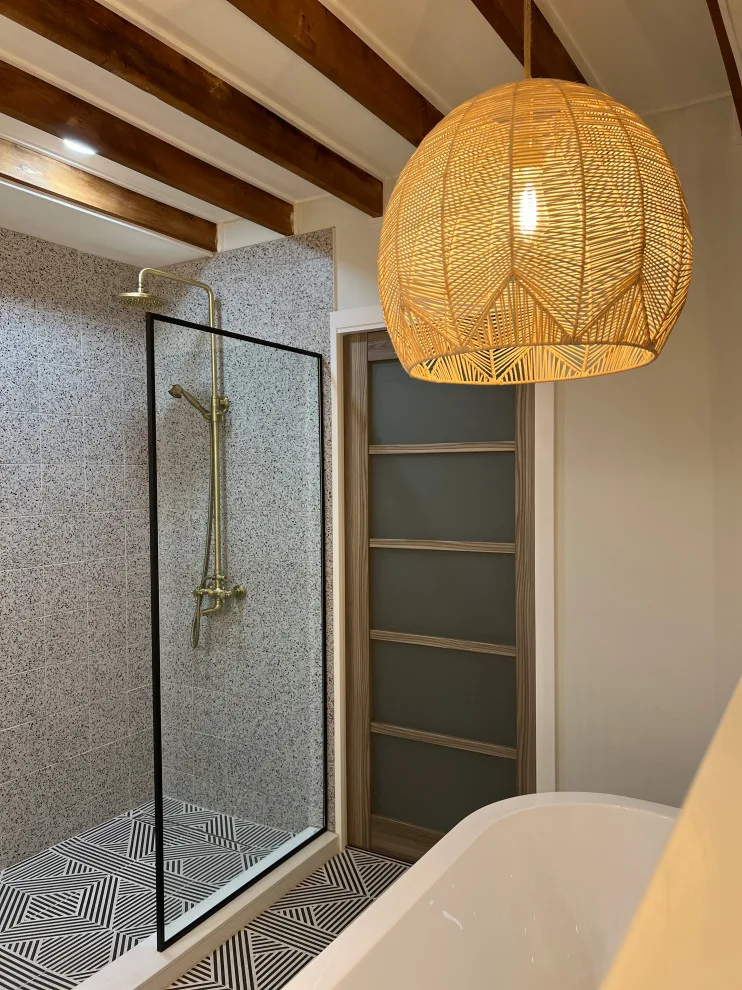 European Vintage Master Bathroom by Studio Katherine G - Photo 10
