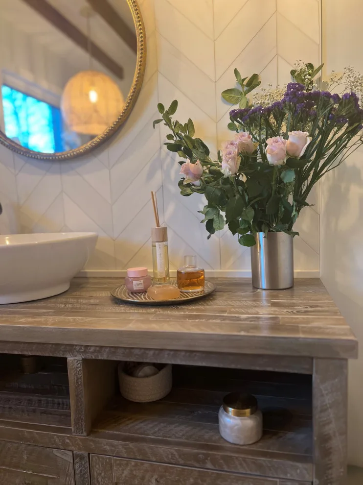European Vintage Master Bathroom by Studio Katherine G - Photo 9
