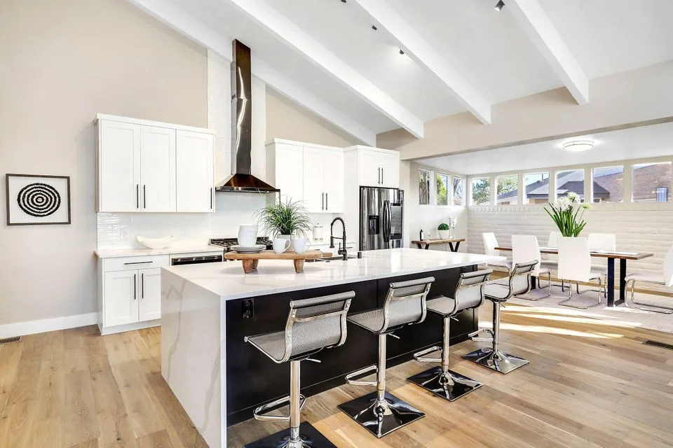 High Desert Interiors - Photo 8