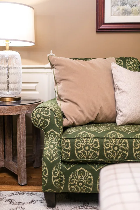 Living Room by Holly Flinton Design Inc - Photo 4