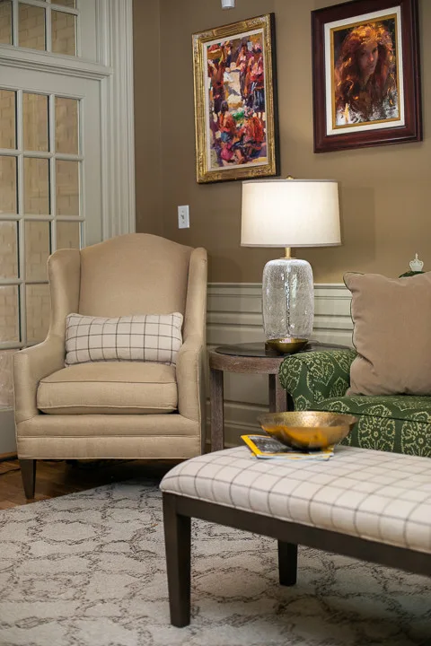 Living Room by Holly Flinton Design Inc - Photo 2