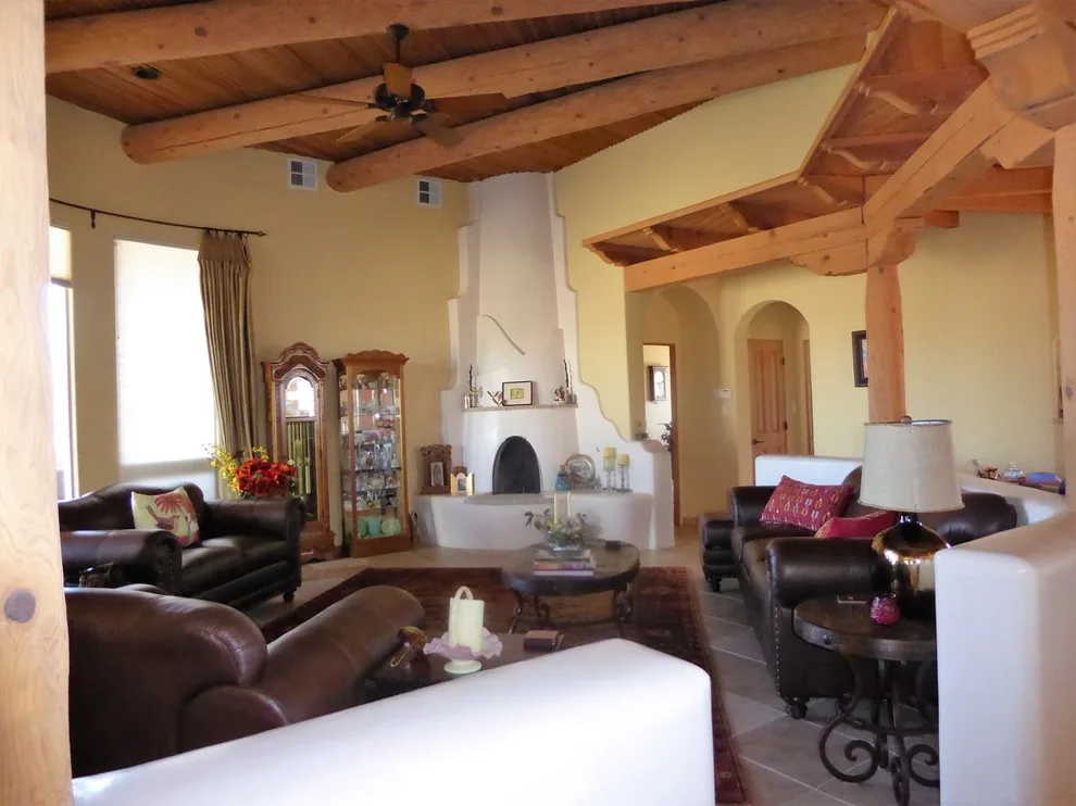 Martinez Interiors - Photo 12