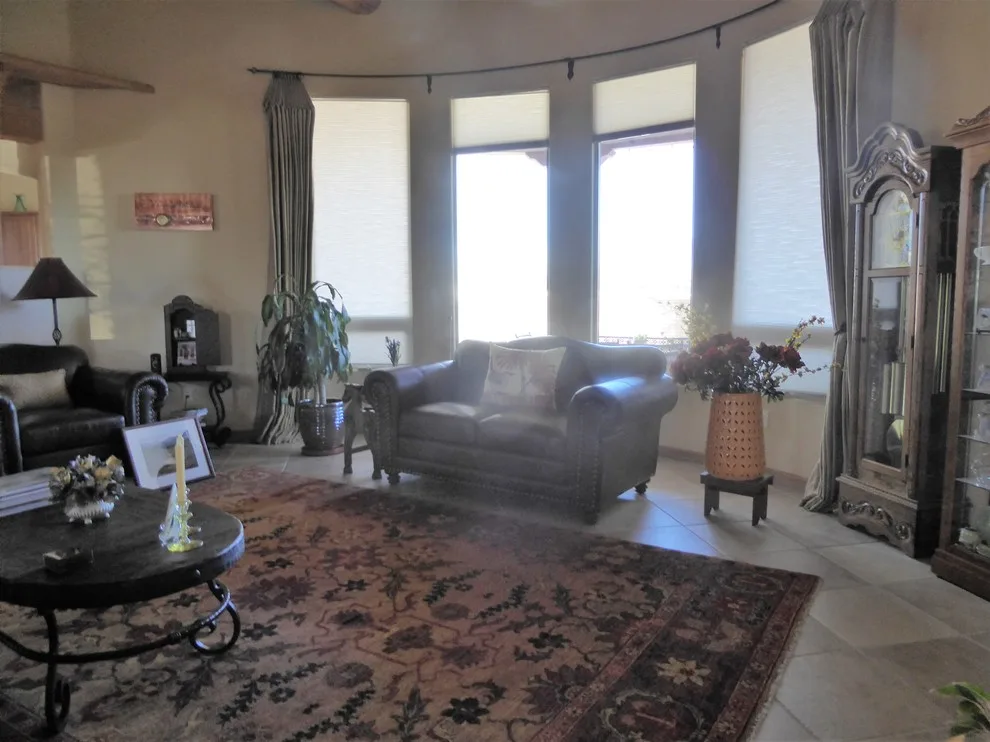 Martinez Interiors - Photo 4