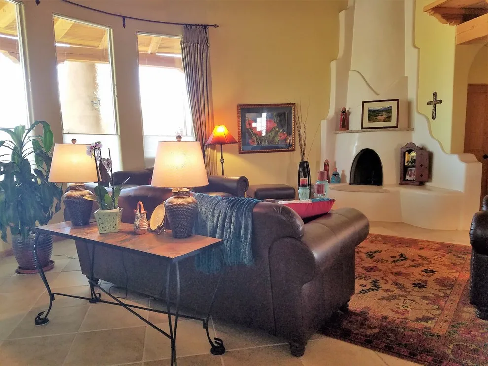 Martinez Interiors - Photo 9