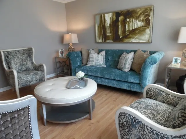 Glamorous Farmhouse by Susan Knox For Ethan Allen Peoria, IL - Photo 4