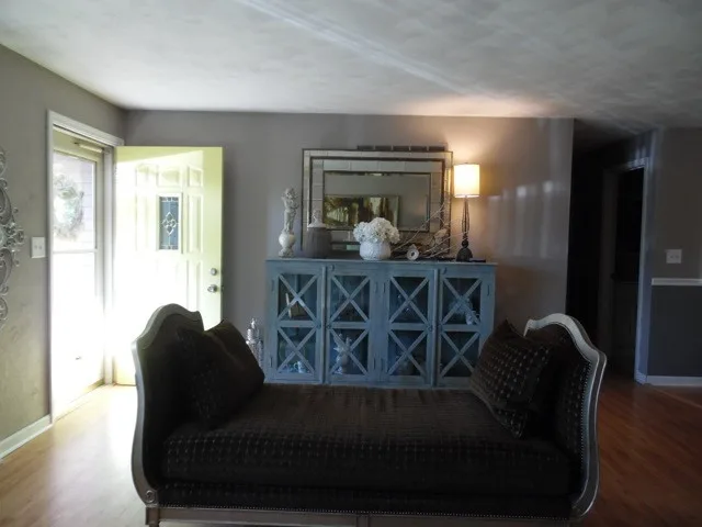 Glamorous Farmhouse by Susan Knox For Ethan Allen Peoria, IL - Photo 3