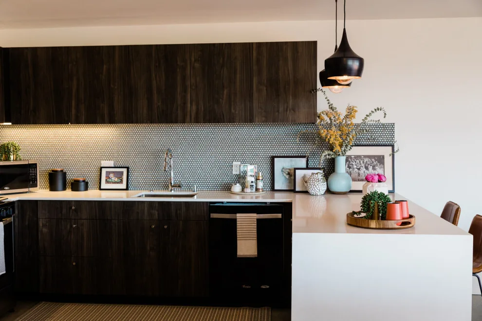 Fourth Avenue by Acacia + Spruce - Photo 8