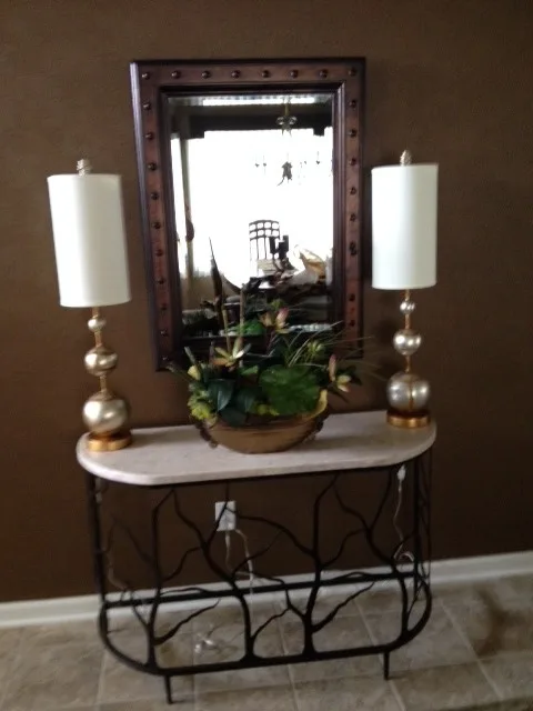 Entrance Hall by Michelle Peller White Chochkey's - Photo 2
