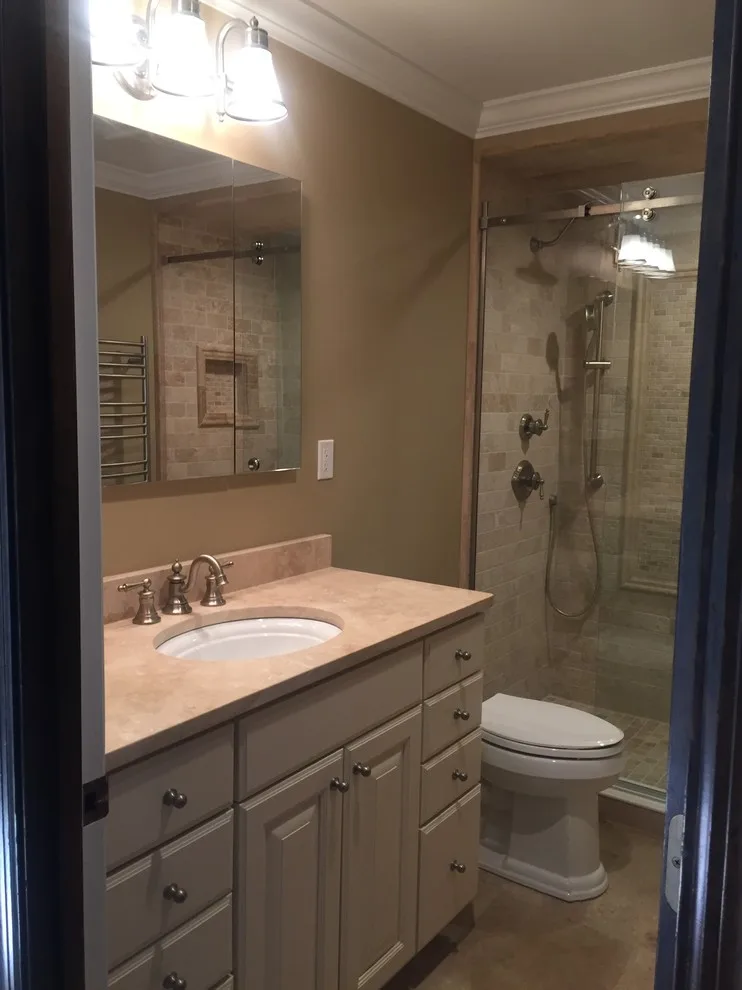 Frings corridor restroom by Sylvie Del Duca Interior Designs Services - Photo 6
