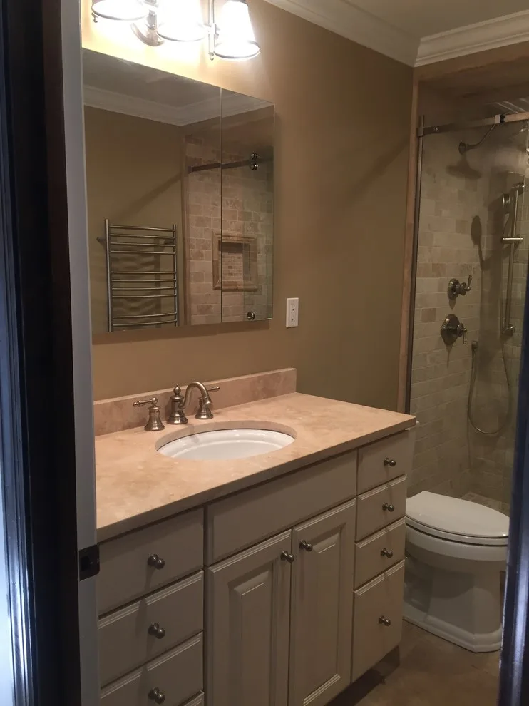 Frings corridor restroom by Sylvie Del Duca Interior Designs Services - Photo 8
