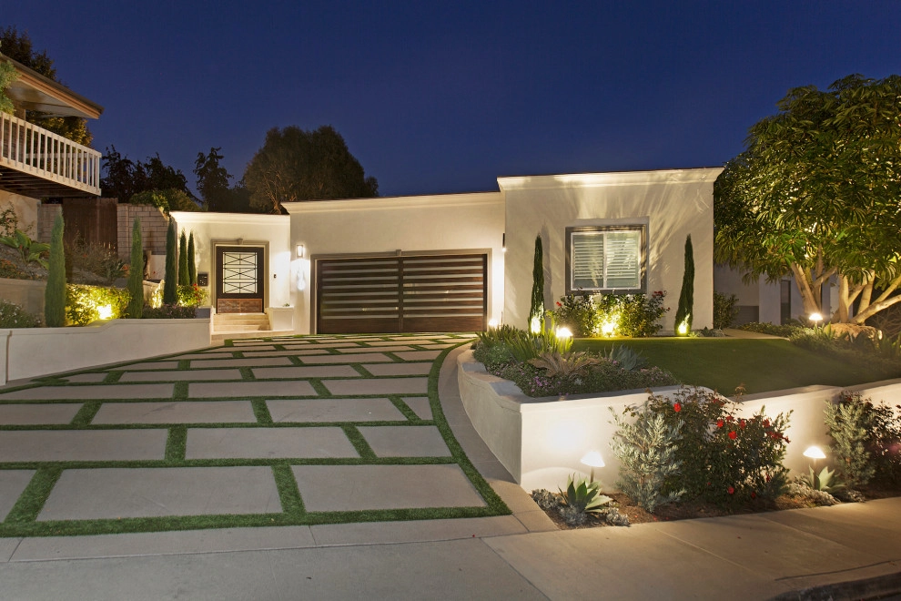 Corona Del Mar: Exterior Spaces by 3D Solutions - Photo 2