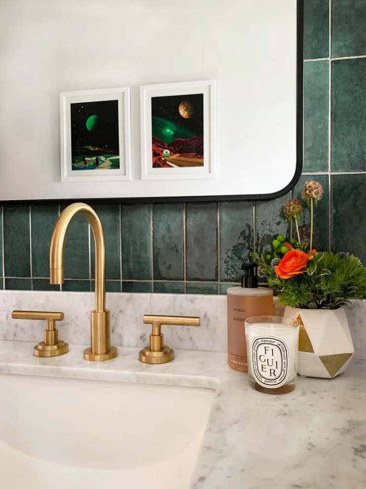 Trendy Adolescent Restroom by Parti Pris Design - Photo 7