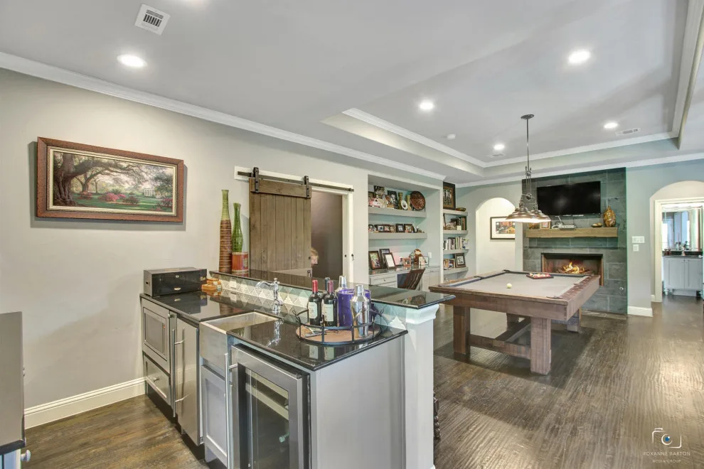 Entertainment Lounge by Shannon Harrell Interiors - Photo 4