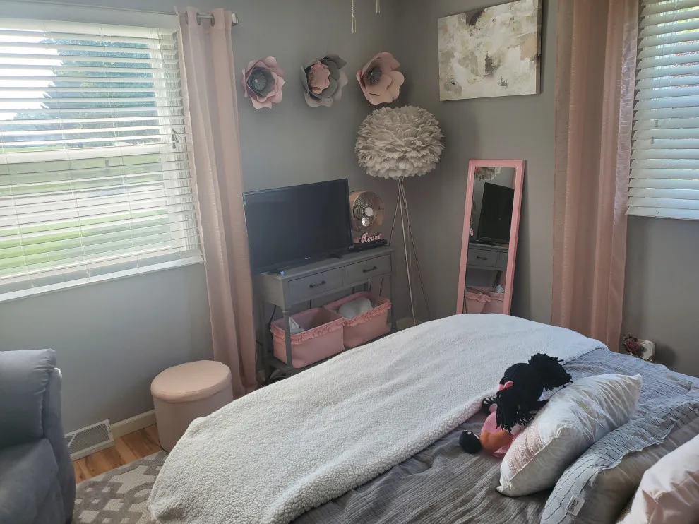 Young Women's Room Decoration by Braxton Designs & Events - Photo 2