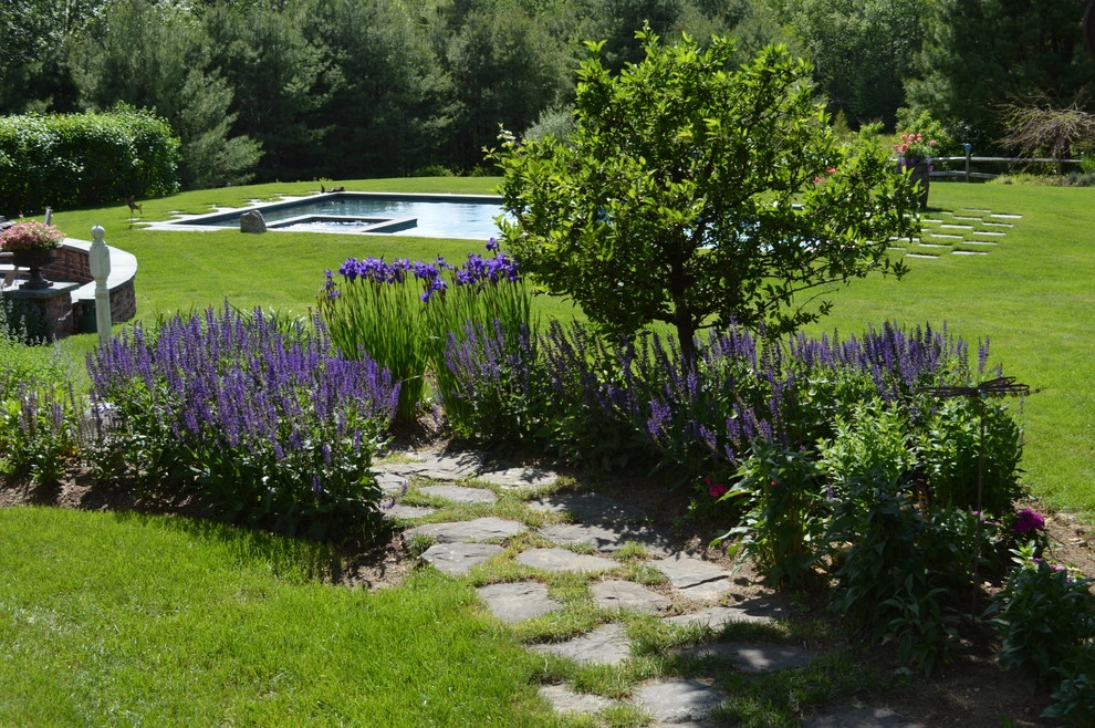 Perennial Color by Miracle Farms Landscape Contractors - Photo 4