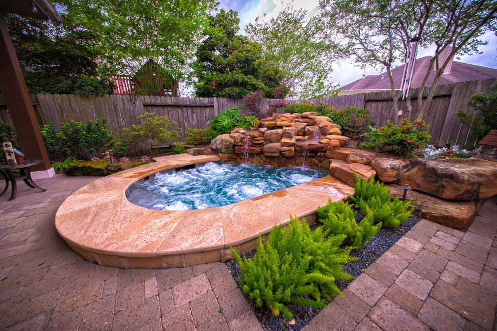 Intimate Backyard Oasis by Mirror Lake Designs - Photo 3