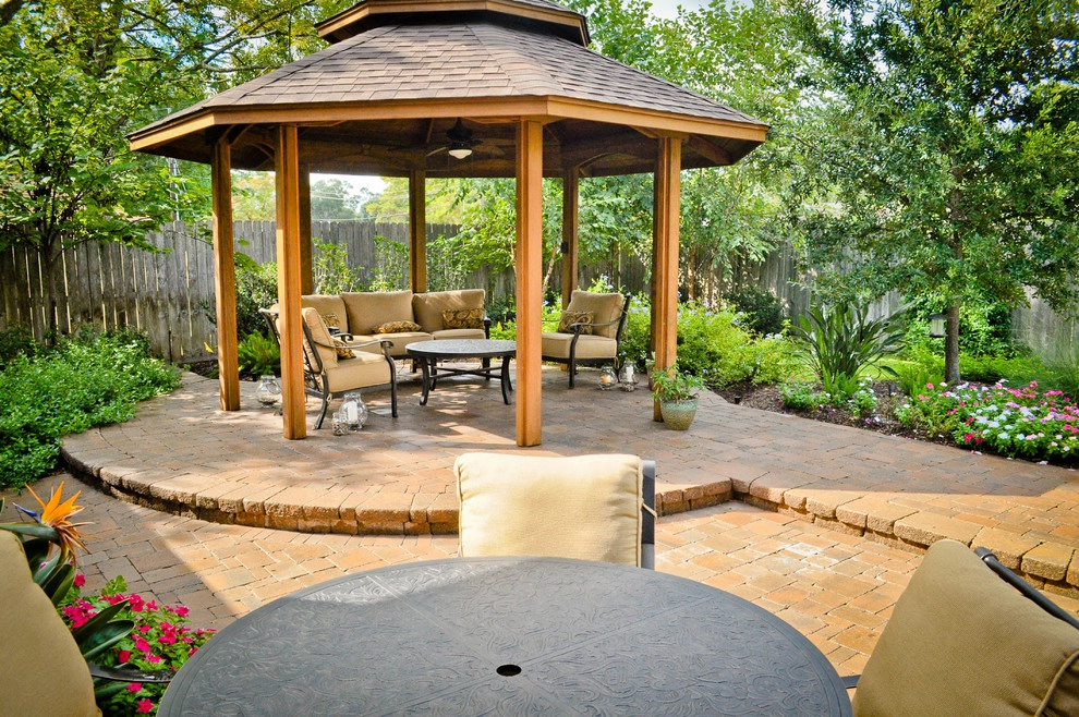 Decks, Courtyards, and Patios by Mirror Lake Designs - Photo 2
