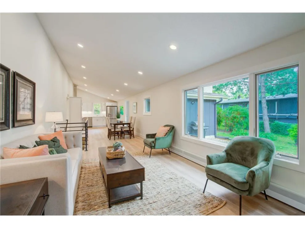 Golden Valley Performance by Well-Designed Interior Design And Home Staging - Photo 7