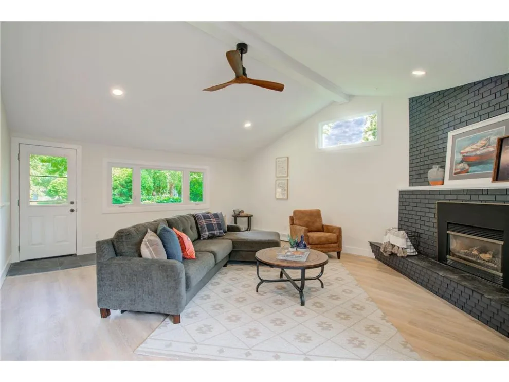 Golden Valley Performance by Well-Designed Interior Design And Home Staging - Photo 8