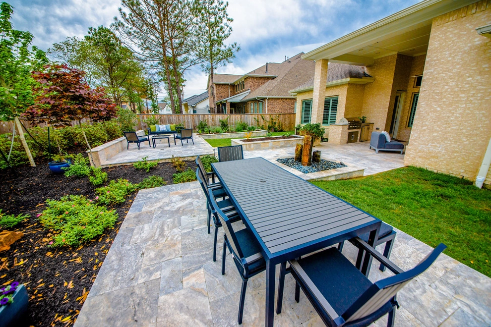 Contemporary Backyard for Entertainment by Mirror Lake Designs - Photo 8