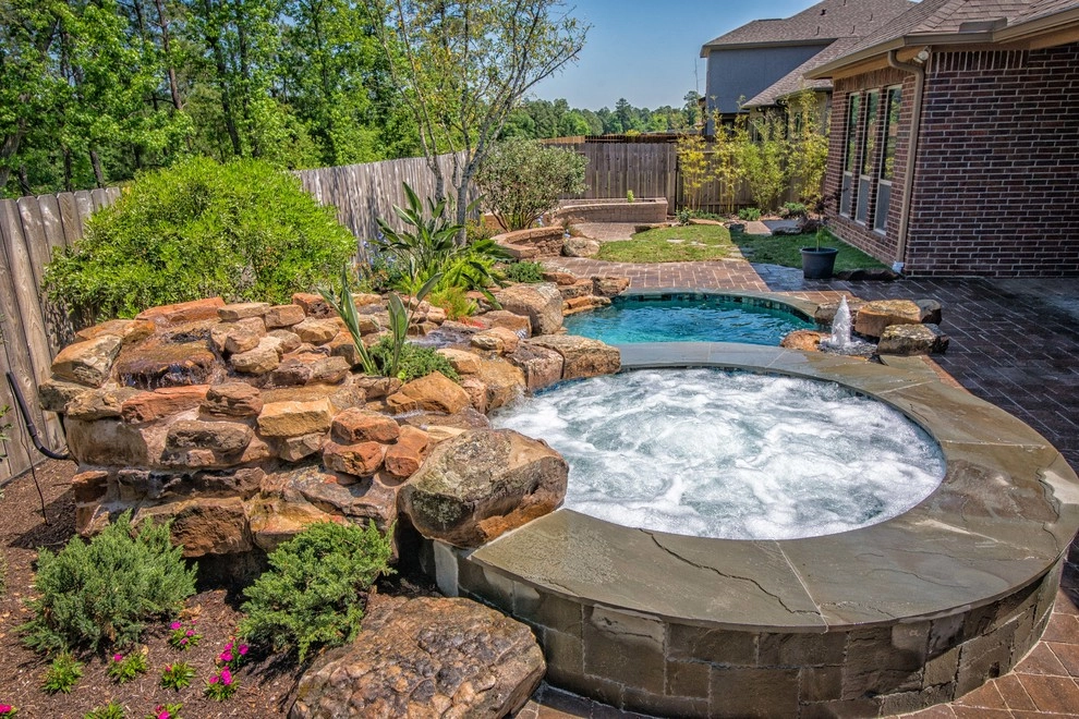 Courtyard Pool and Spa by Mirror Lake Designs - Photo 5