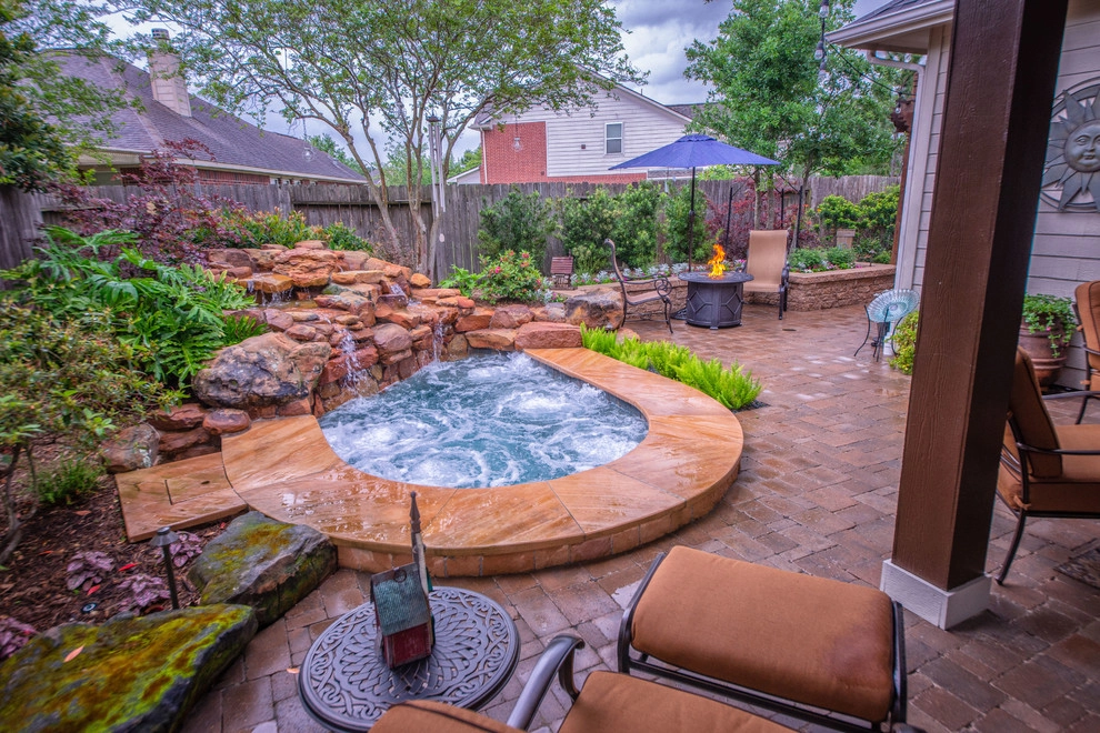 Intimate Backyard Oasis by Mirror Lake Designs - Photo 4