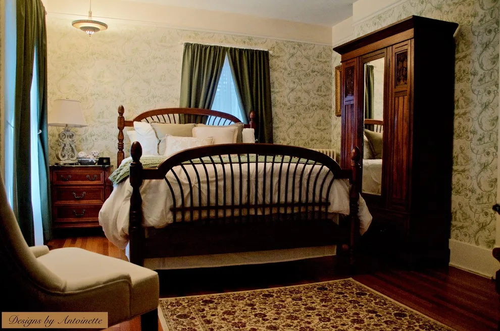 Majestic Colonial Inn and Breakfast by Tina Marie Interiors - Photo 7