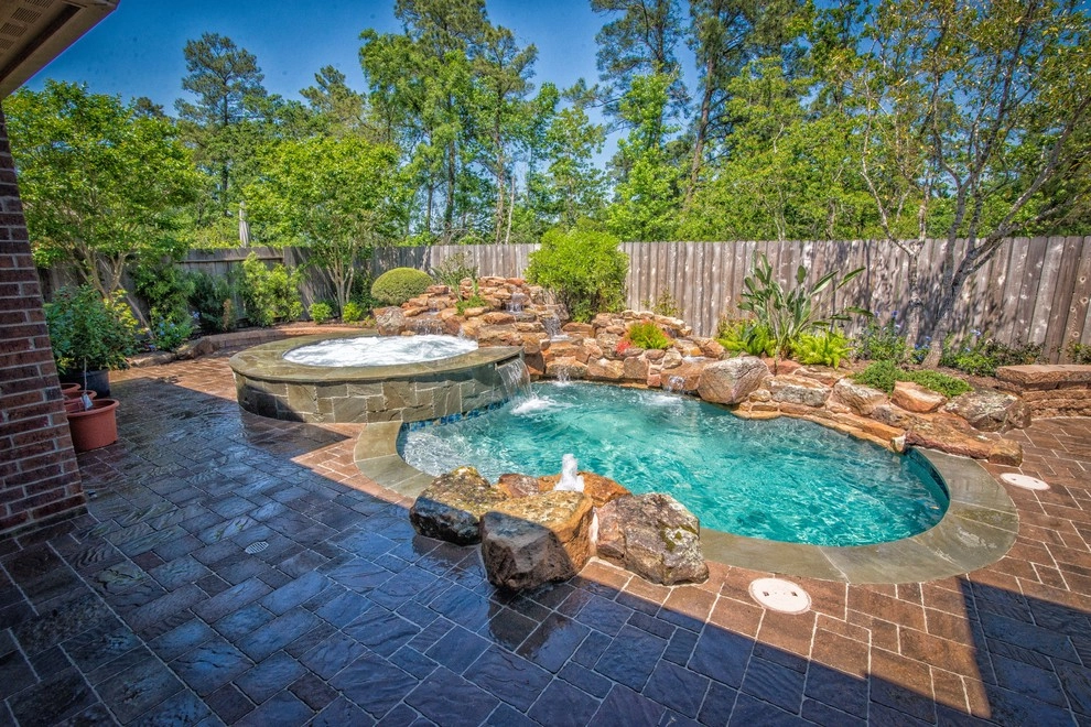 Courtyard Pool and Spa by Mirror Lake Designs - Photo 7