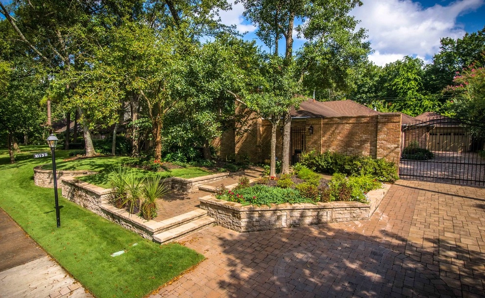 Front Courtyard Entry by Mirror Lake Designs - Photo 9