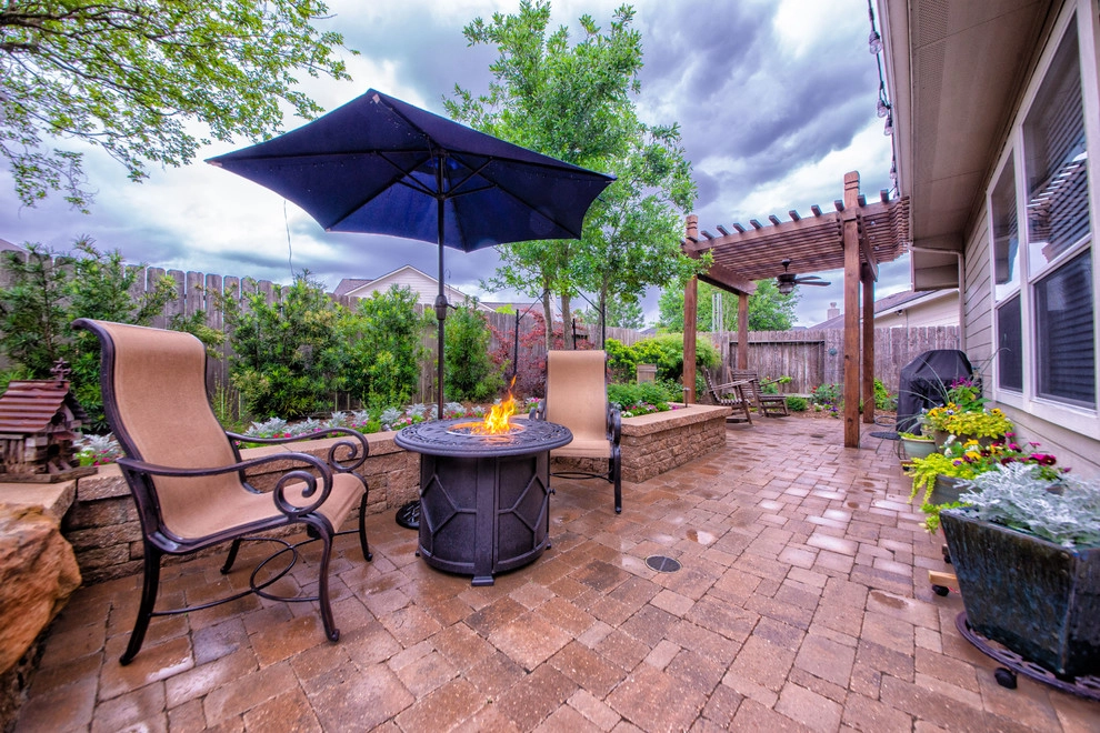 Intimate Backyard Oasis by Mirror Lake Designs - Photo 8