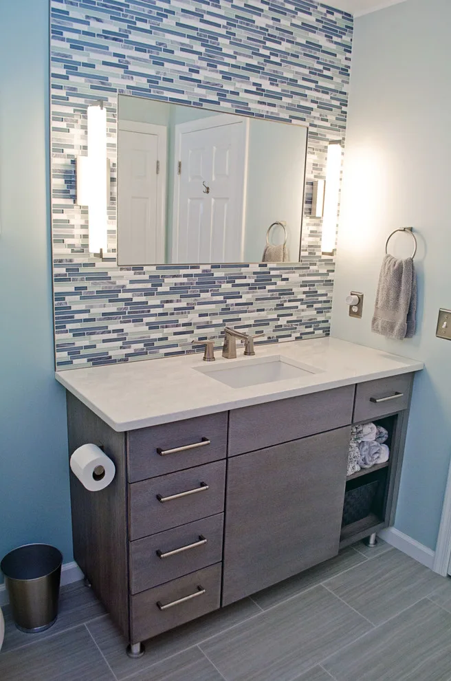 Modern guest bathroom by L B Interiors LLC - Photo 3
