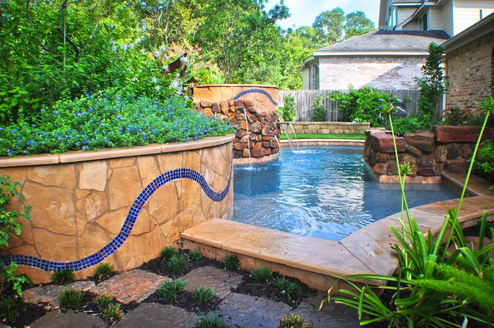 Courtyard Pools by Mirror Lake Designs - Photo 4