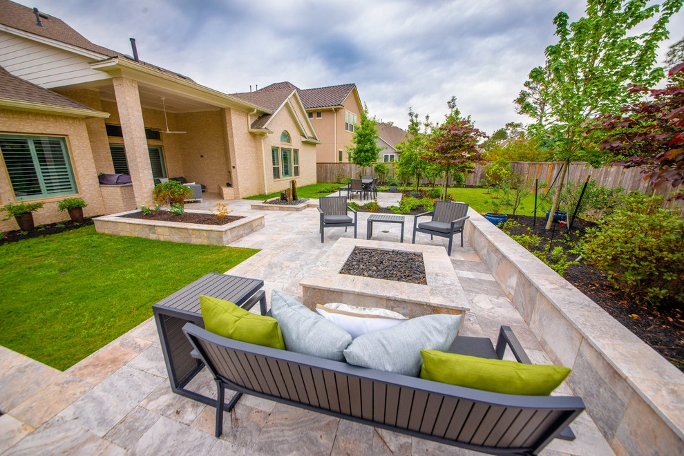 Contemporary Backyard for Entertainment by Mirror Lake Designs - Photo 9