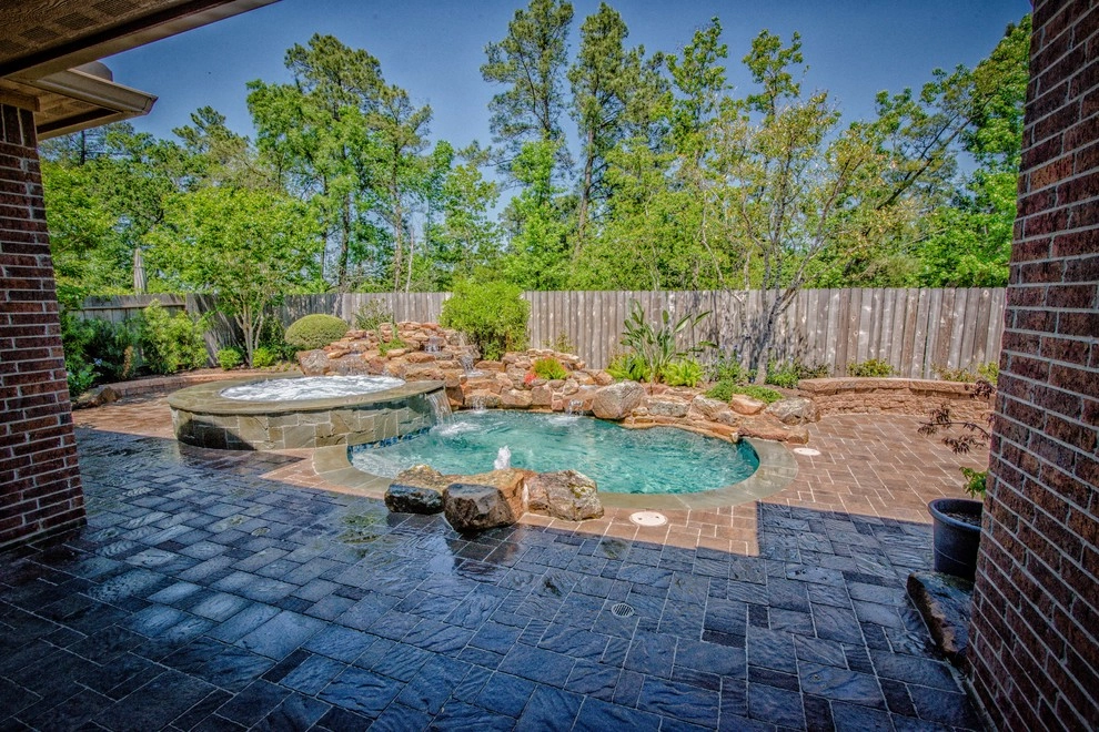 Courtyard Pool and Spa by Mirror Lake Designs - Photo 3