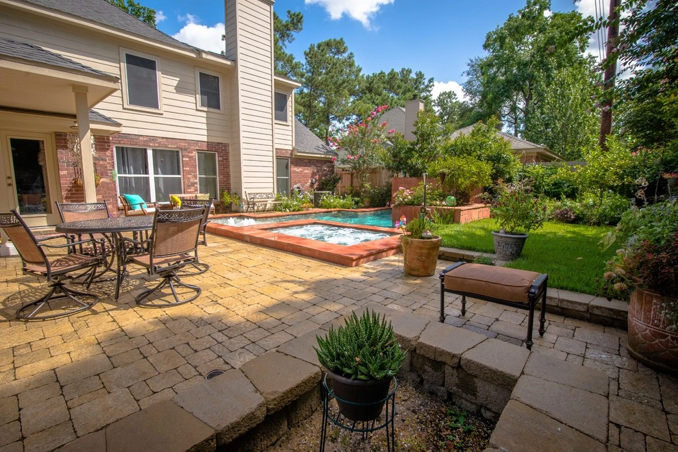 Small Courtyard Pool Design by Mirror Lake Designs - Photo 2