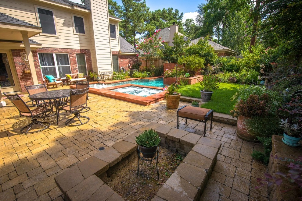 Small Courtyard Pool Design by Mirror Lake Designs - Photo 16