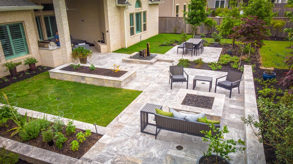 Contemporary Backyard for Entertainment by Mirror Lake Designs - Photo 5