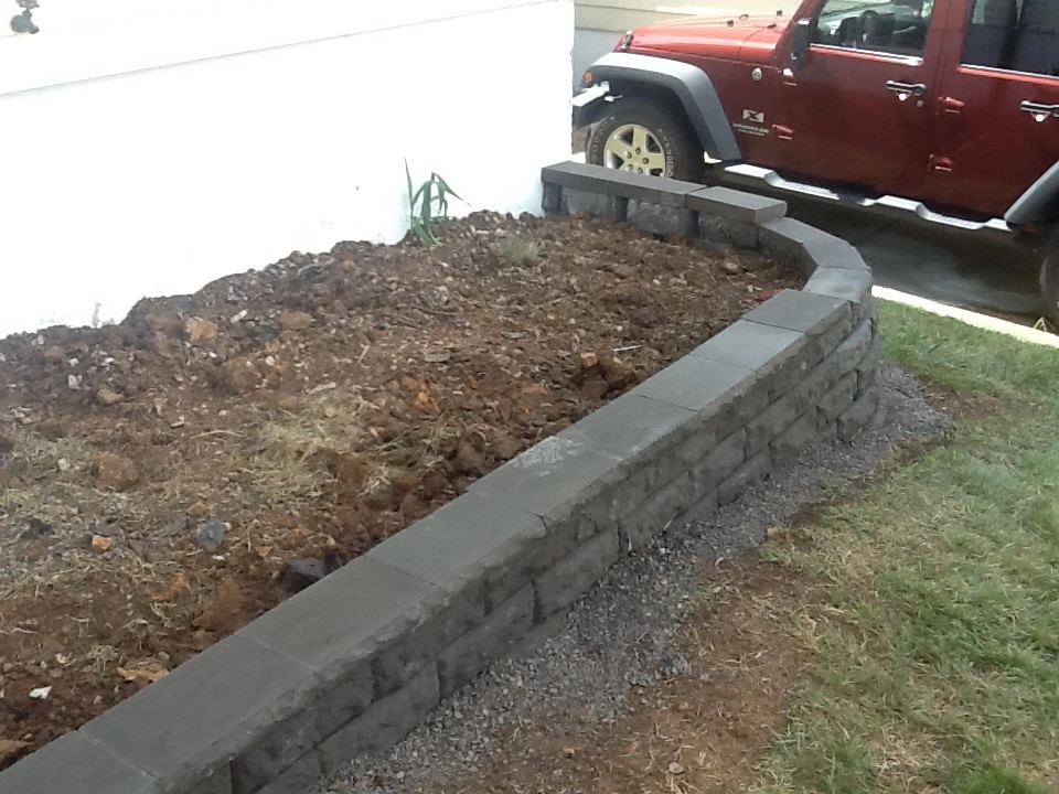 Mizzou Crew Landscaping - Photo 13