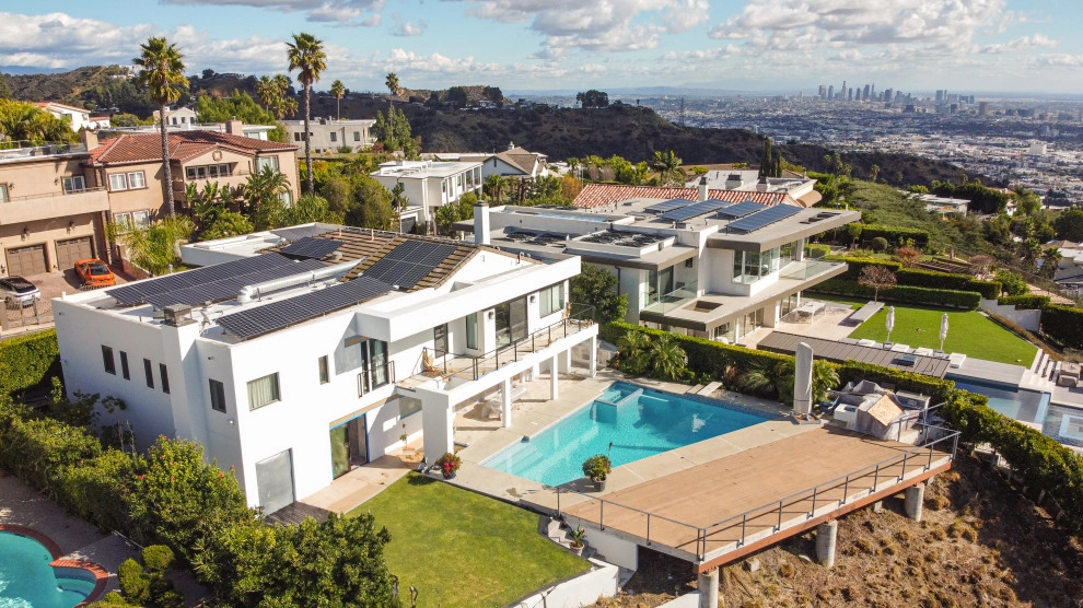 Los Angeles, CA | Pool remodel by Moda Outdoor Living - Photo 2