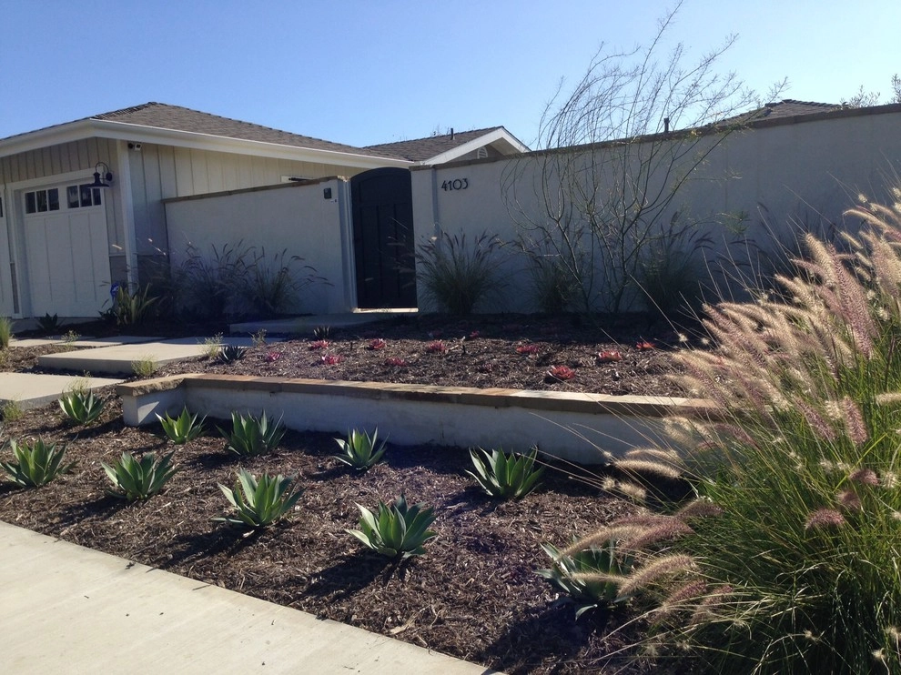 Via Abril, San Clemente by Camille Beehler Landscape Design - Photo 7