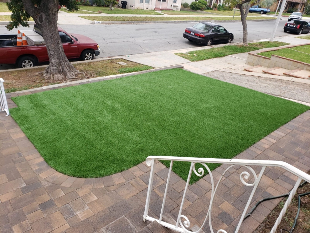 Glendale - Front Yard landscape and hardscape. by Moda Outdoor Living - Photo 8