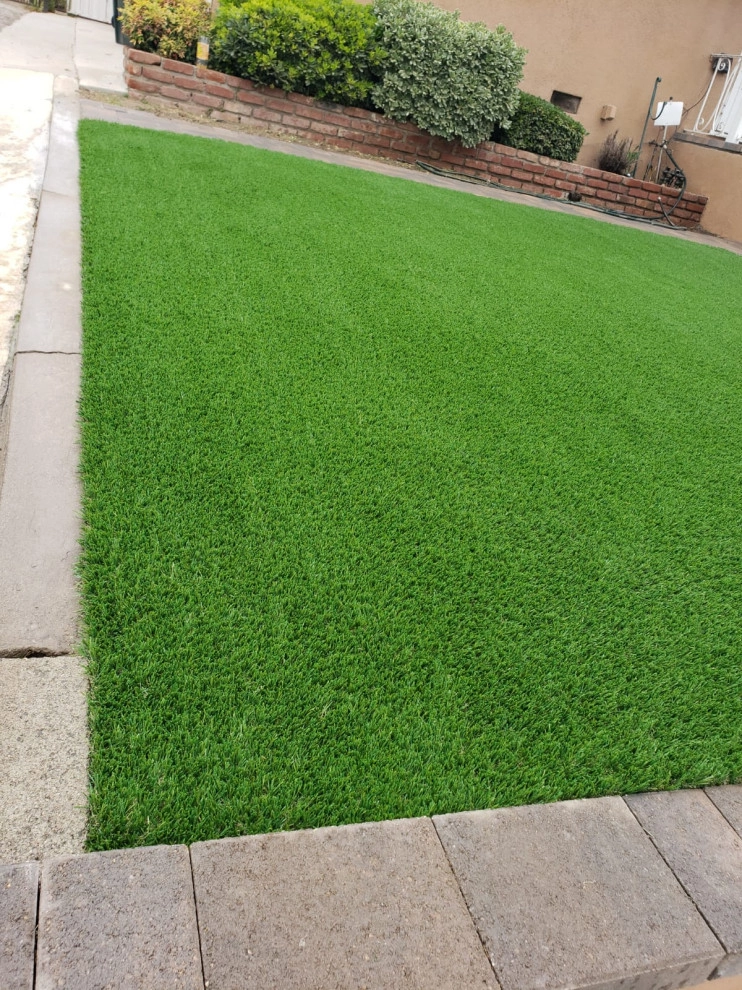 Glendale - Front Yard landscape and hardscape. by Moda Outdoor Living - Photo 7