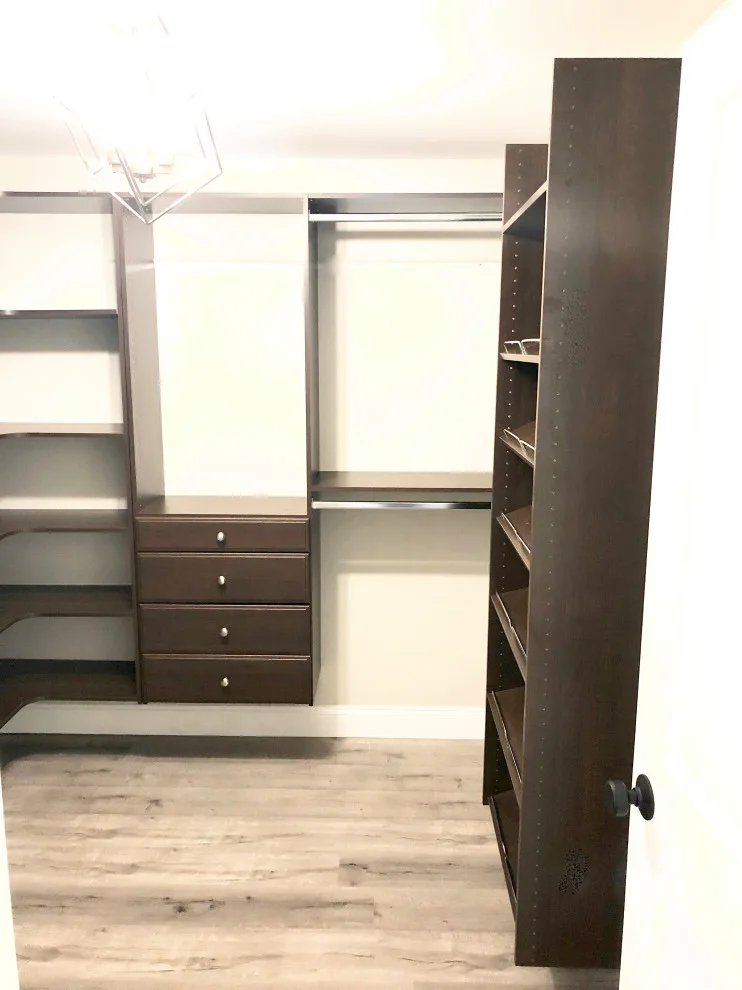 Laundry Area and Walk-in Wardrobes by EDV Home Design - Photo 3