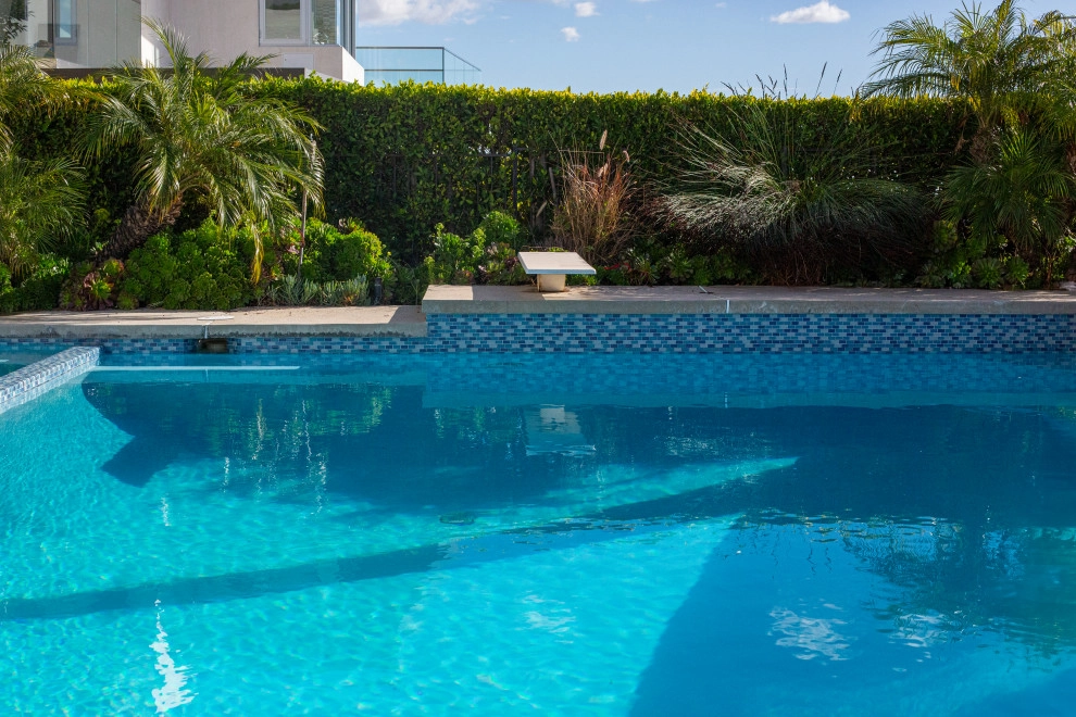 Los Angeles, CA | Pool remodel by Moda Outdoor Living - Photo 15