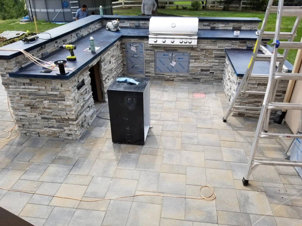 Outdoor Kitchens by Modern Landscape - Photo 17