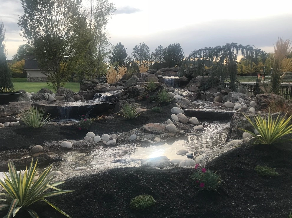 Water Feature by Modern Landscape - Photo 2