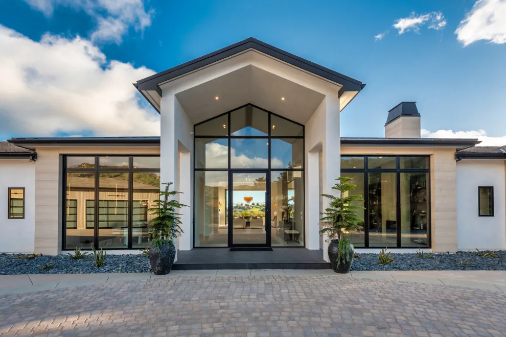 Spacious Custom Residence - Constructed by Dane Coyle; Doors/Windows/Interiors by ASD by Agoura Sash & Door, Inc. - Photo 7