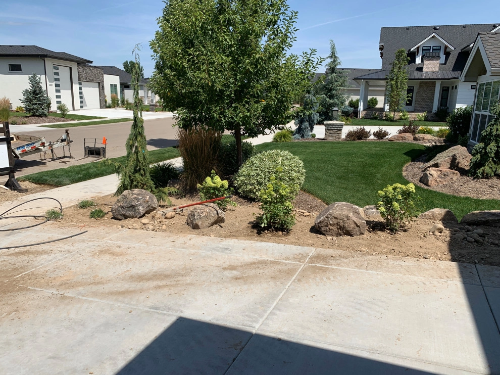 New Build Landscape by Modern Landscape - Photo 4
