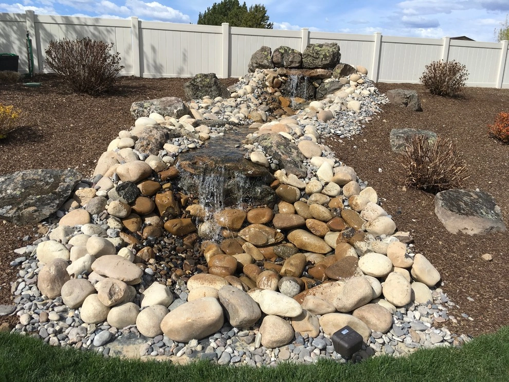 Water Features by Modern Landscape - Photo 3